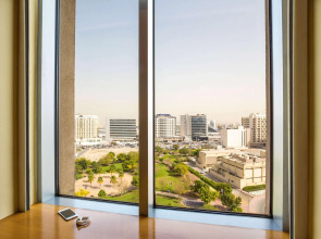 Отель ibis Deira Creekside Dubai