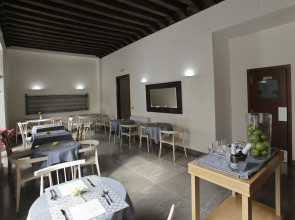 Shine Albayzín Hotel