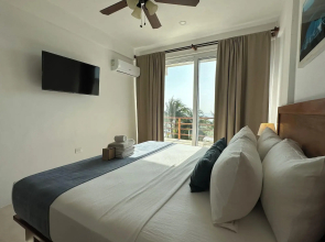 Noah Beach Hotel & Suites