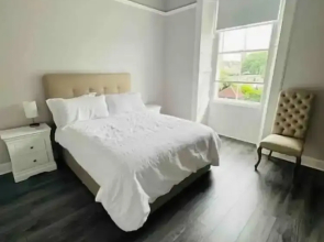 Burnock Lodge - Donnini Apartments