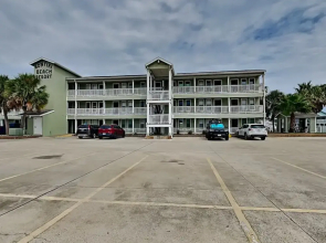 Kontiki Beach Resort #317