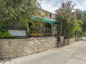 Apartments and Room Central Position