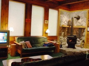 Outlaws Inn by Apex Accommodations