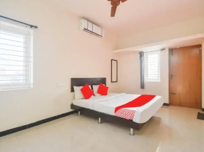 Gowtham Grand by OYO Rooms