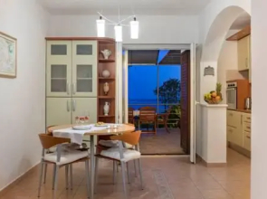 Villa stunning view in quiet area,nudist friendly