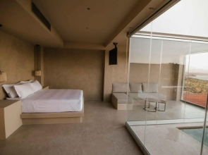 Mani Luxury Suites with Private Pools