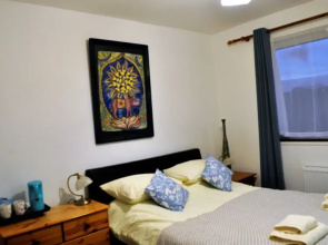 High Noon Vegetarian Guest House
