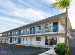 Motel 6 Fontana, CA