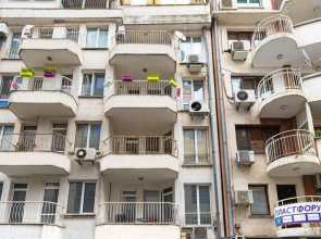 Centrally-located 1BD Apartment near Kapana