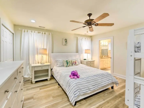 Sunny Brigantine Townhome: Walk to Beach