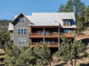 Abbey Lodge - Nine Bedroom Cabin with Hot Tub