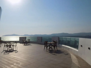 Marine Suites and Spa