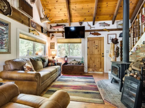 Pine Mountain Club Oasis w/ Heated Pool & Deck