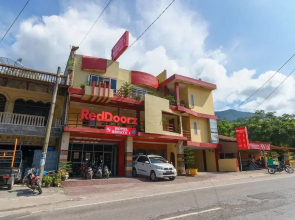 RedDoorz @ Parapat