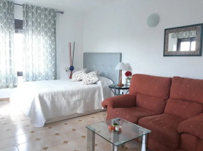 Bonito Apartamento en Triana 638