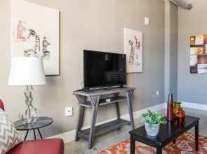 Downtown 1 BR and 2 BR Apts near Riverwalk by Frontdesk