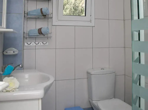Villa - Sleeps 10 - Pool - Garden - Parking