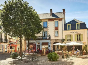 * LE CHAMARELLE * Hyper Centre Auray *