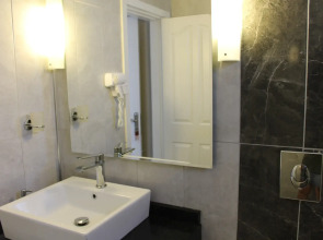 The Prince Inn Hotel & Villas