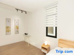 Muji Style 5BR Ferringhi Beach House 15Pax 1