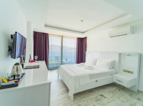 Greenbeach Hotel