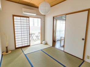 Universal Bay Condominium