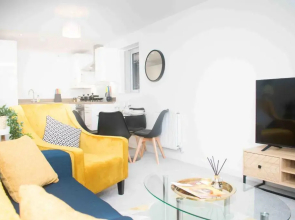 EXOTICSTAY Apartments - New Build - Ultra Luxe 1 bedroom apartment - Smart 4K TV With Ultrafast WiFi & Netflix - City Centre