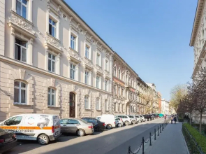 InPoint Main Square Apartment