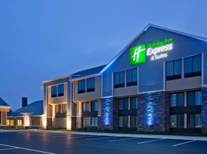 Holiday Inn Express & Suites Willmar by IHG