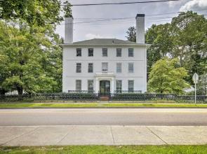 Elegant Norwich House w/ Billiards Room & Ballroom