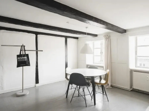 Charming 2-bed Duplex in Great Location