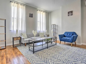 Updated Bayonne Townhome ~ 11 Mi to Nyc!