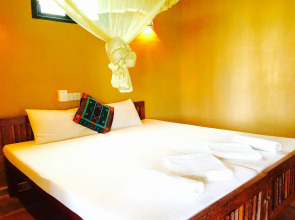 Curry Bowl Restaurant & Turtles Rest