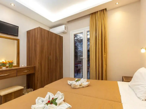 Rapanos Apartments