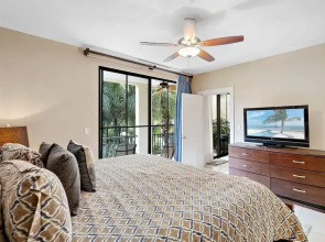 3BD Beauty in Coco - Have Coffee or Meals Overlooking Pool