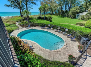 Sea Grape Inn8- BEACHFRONT Property