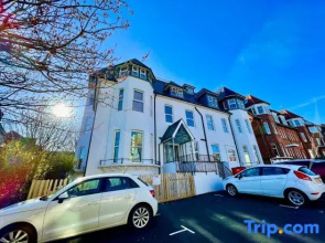 Private Garden Apt, w/ Free Gym, Parking & Wi-Fi