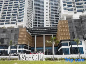 Minimalist studio @ Trefoil Setia Alam (linked bridge to Mall/Convention Centre/NIH/Peninsula)