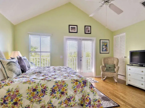 Duval Breeze by Avantstay Great Location Close to Beach & Nightlife Shared Pool! Week Long Stays