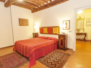 Lucca Walls Dream Apartment
