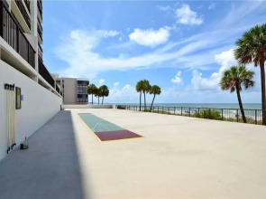 Ocean Sands 908 by Distinctive Beach Rentals