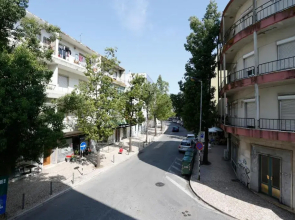 Stay like a local @ Almada cozy apartment