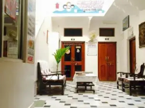 Hotel White House