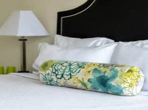 16th FL Bold CozySuites w/pool, gym, roof #5