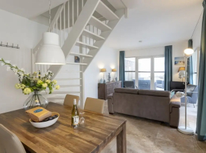 Cozy 3 Person Apartment With sea Views Flat Fish