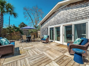 Barefoot Bungalow by Carolina Retreats