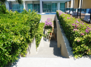 Sugar Palm Grand Hillside