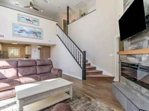 Gorgeous and spacious 4 bedroom villa - 8D Windermere by the Sea 4 Villa