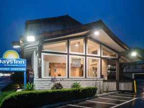 Days Inn by Wyndham Monterey Downtown