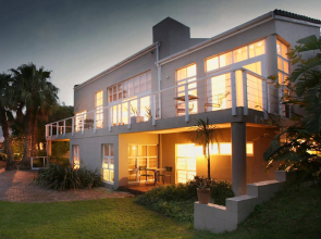 Art Gallery Guesthouse Thandekayo